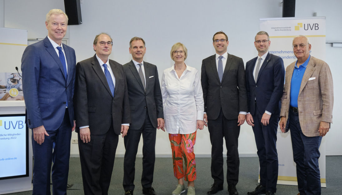Christian Amsinck mit Stefan Moschko, Christian Andresen, Gundula Fehmer, Dr. Christian Matschke, Georg Abel und Werner Gegenbauer